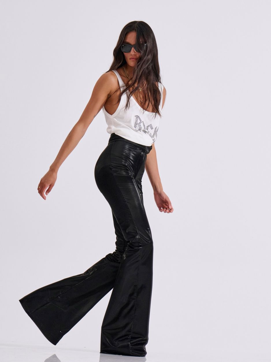 LIBELLOULA Μαύρο γυναικείο παντελόνι καμπάνα σε glossy δερματίνη RUBI