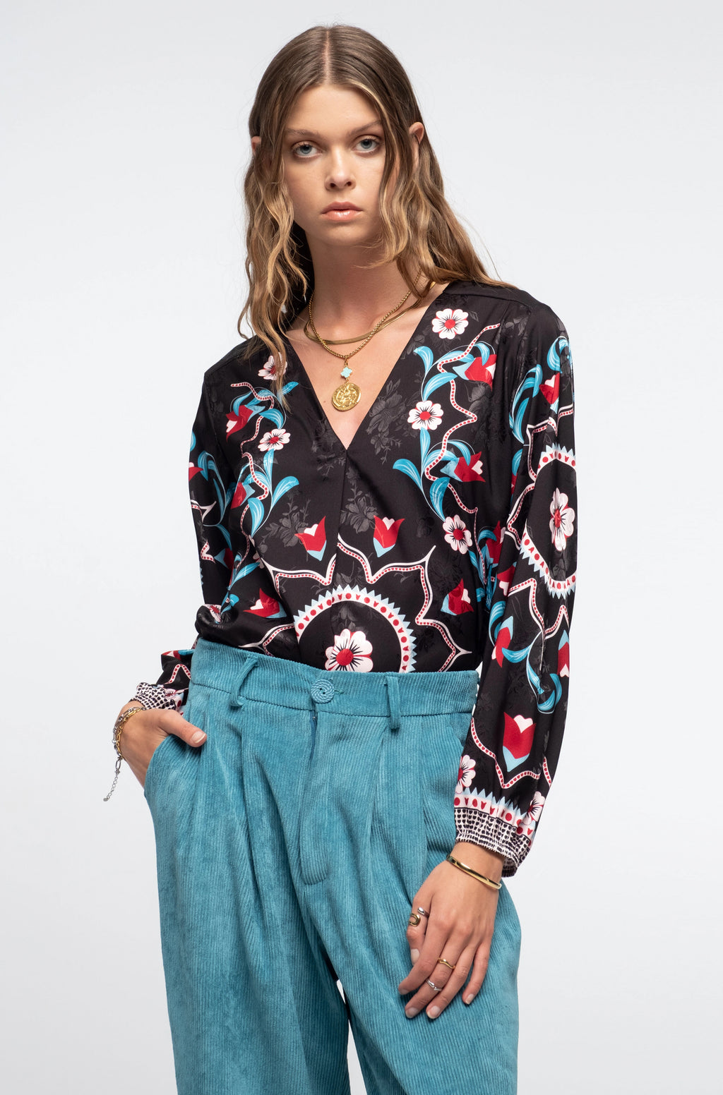 Peace And Chaos  Garland Τοπ - Jacquard