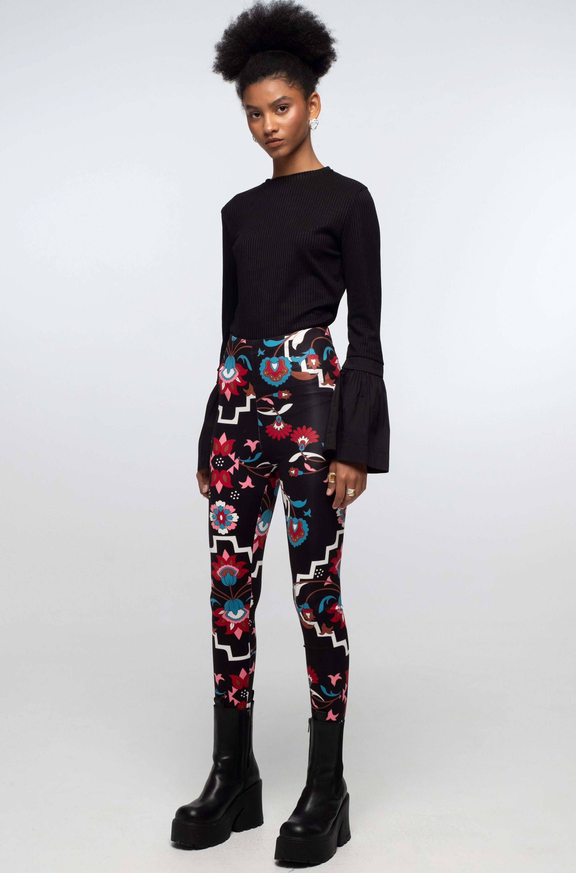 Peace And Chaos Romancer Κολάν