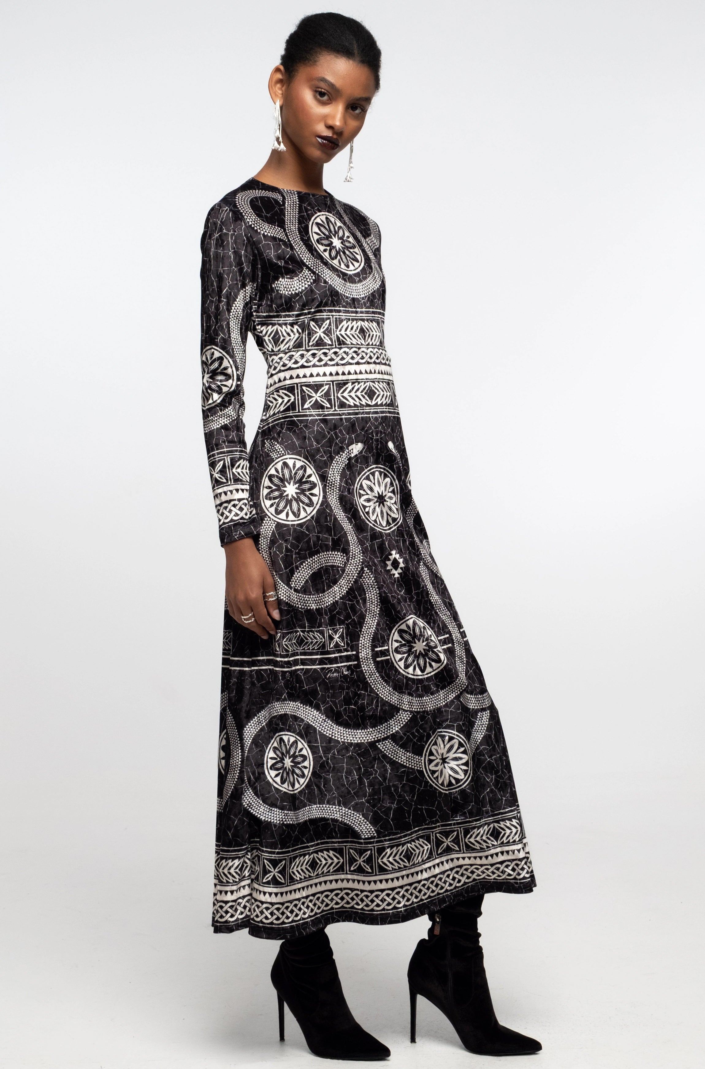 Peace And Chaos Philosophy Μακρύ Φόρεμα - Velvet