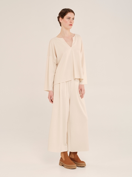 Picture of Ioanna Kourbela  Cropped Pants – Neo-Tactility (2Colors)